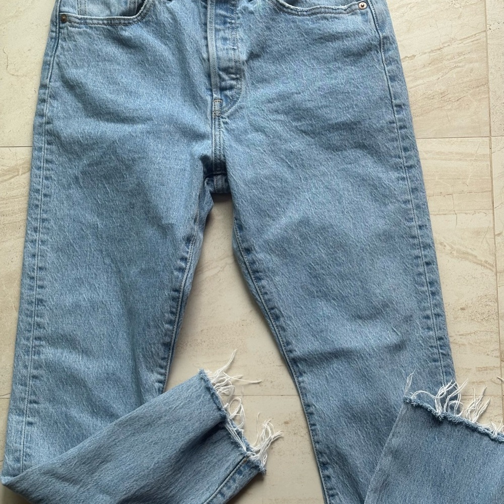 Levi’s women’s 501 filiforme skinny blue jeans size W28 L28